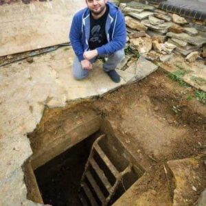 Man kept hearing strange noises under driveway, but when he made a hole beneath, he found something terrifying… “I want everyone to see what happened” Look what he found inside: video in comments