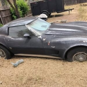 Father gives his daughter an old rusty car, but there’s a surprising twist