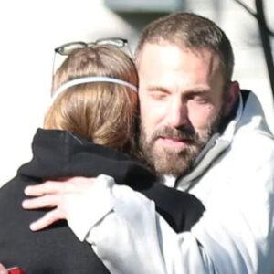 Paparazzi captured an emotional reunion between Ben Affleck and his daughter during the fire!