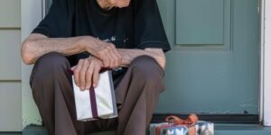 Lonely Old Man Invites Family to Celebrate His 93rd Birthday, but Only a Stranger Shows Up