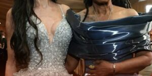 Lip reader discloses Whoopi Goldberg’s three-word reply after Demi Moore requested a photo at the Oscars.