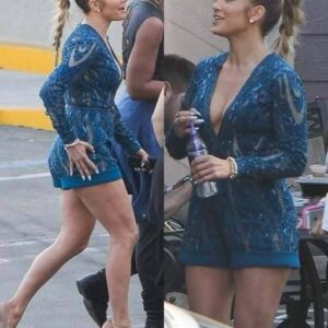 Jennifer Lopez reacts badly when a Fan tries to touch her while leaving the House Jennifer Lopez reacts badly when a Fan tries to touch her while leaving the House