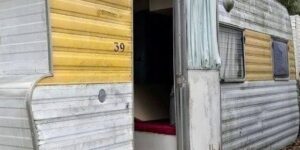 From Homelessness to a Cozy Haven: Woman Converts Old Trailer into Charming Tiny Home