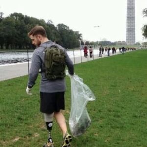 WOUNDED VETERAN STARTS PICKING UP TRASH—AND PEOPLE START WHISPERING BEHIND MY BACK WOUNDED VETERAN STARTS PICKING UP TRASH—AND PEOPLE START WHISPERING BEHIND MY BACK